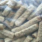Chicken Blueberry and Cranberry Sticks 100g